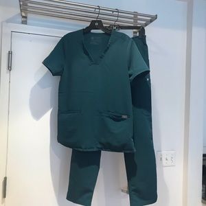 Figs Scrubs - Caribbean Blue Top - Women’s Medium